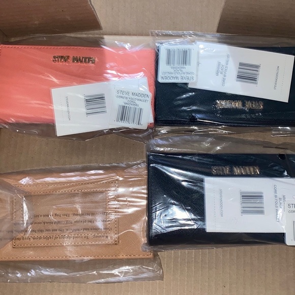 Steve Madden fold book - Picture 2 of 4